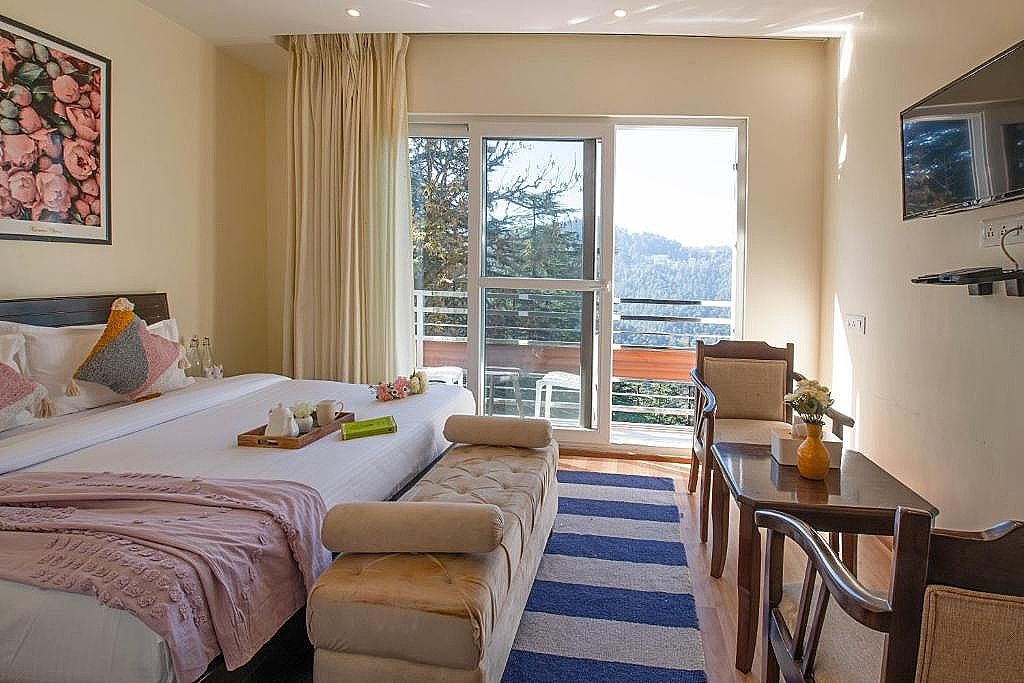 Executive Room with Balcony and Valley View