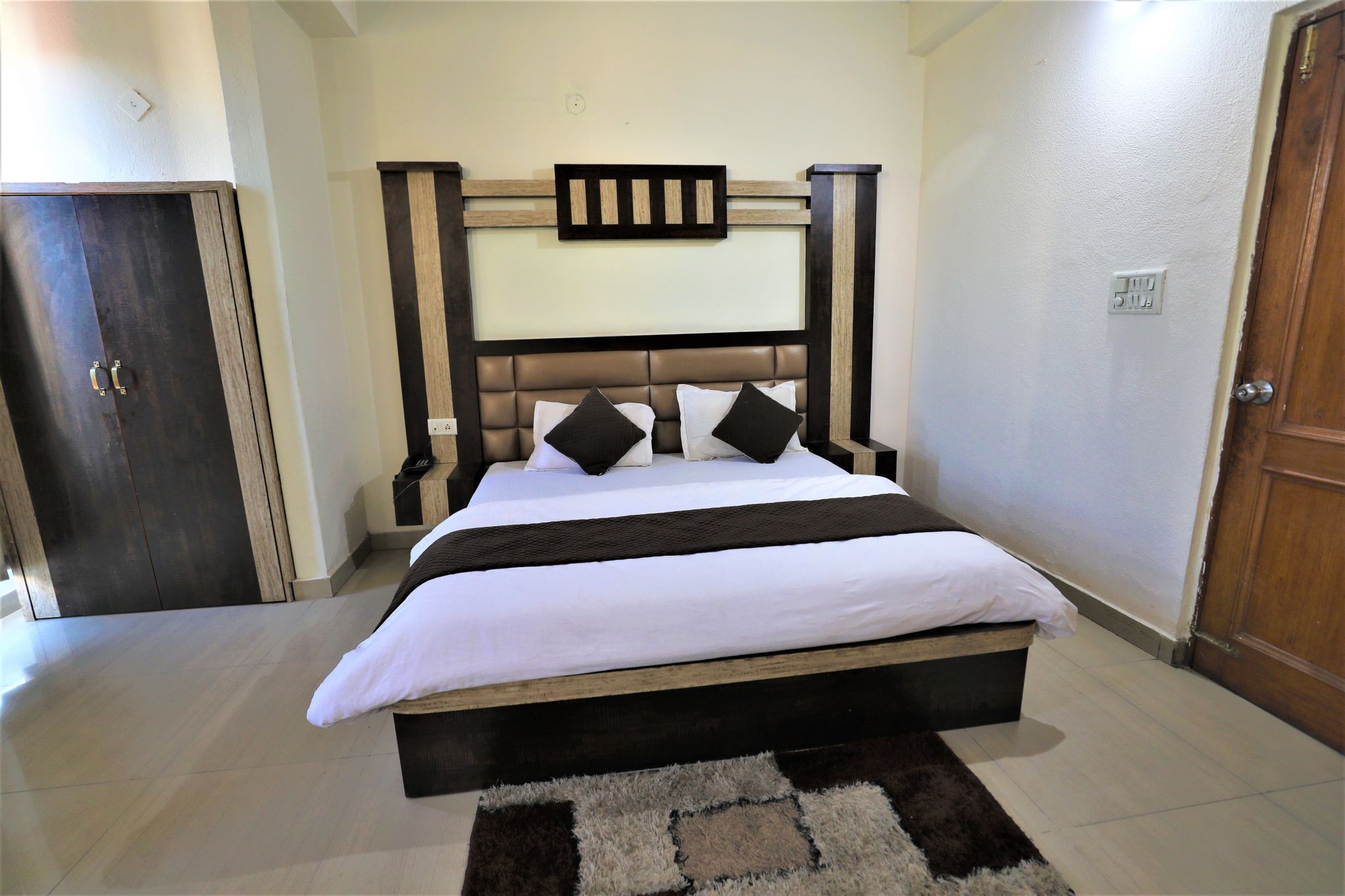 Super Deluxe Room with Early Check Inn @ 5 Am (Subject to Availability)