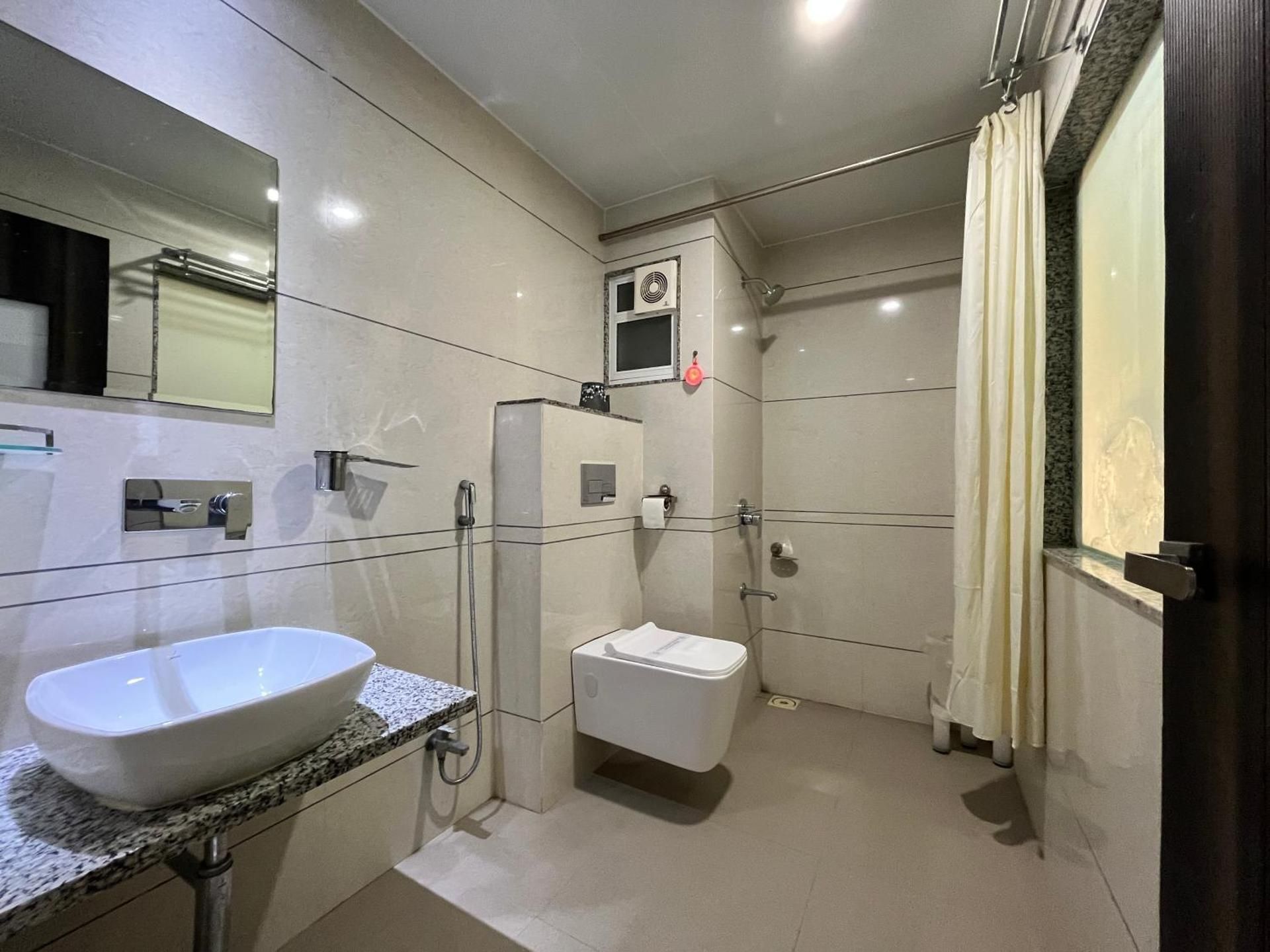 Hotel Grand Darshan Vadodara Deluxe Double Room 6