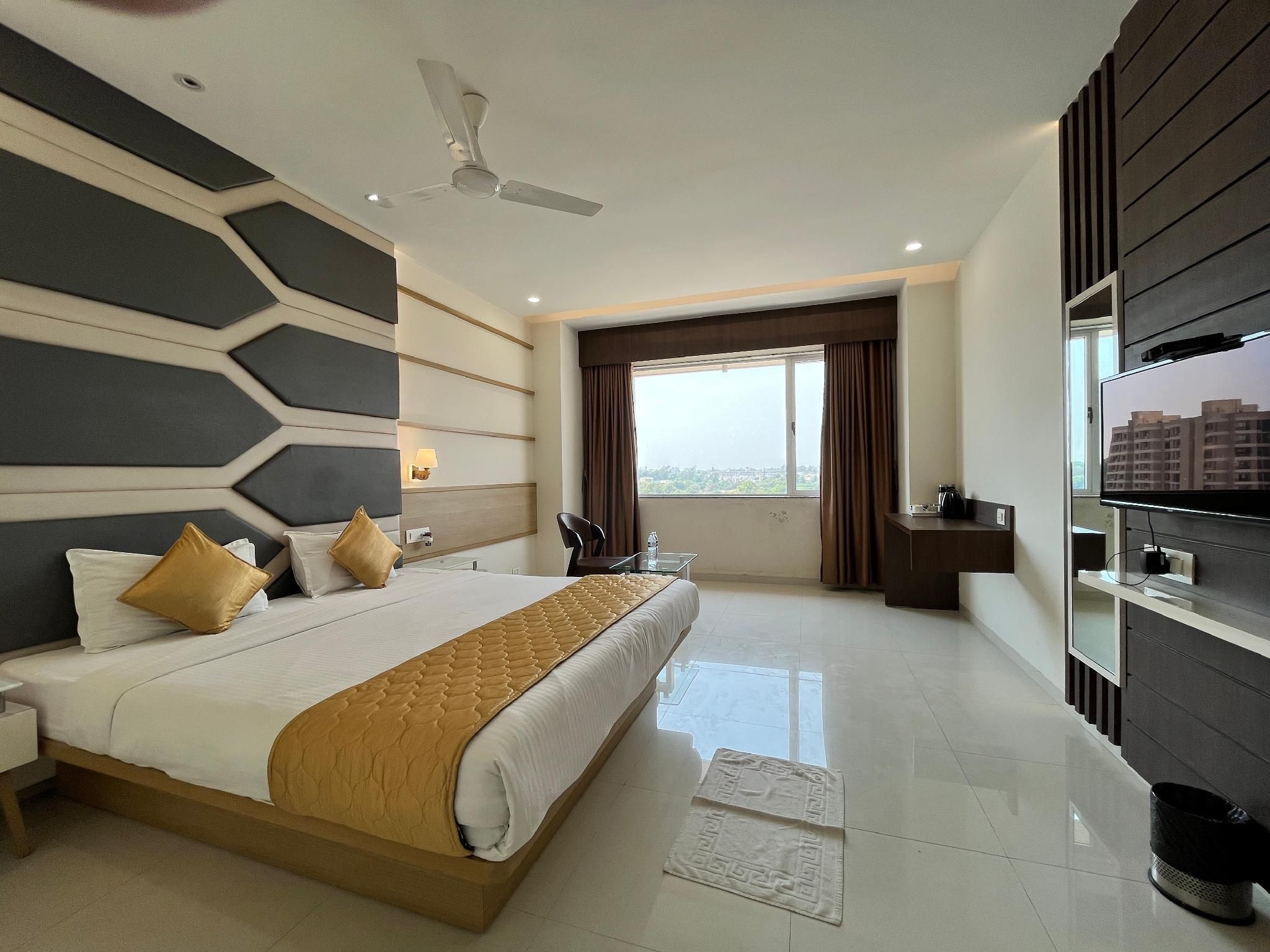 Hotel Grand Darshan Vadodara Deluxe Double Room 4