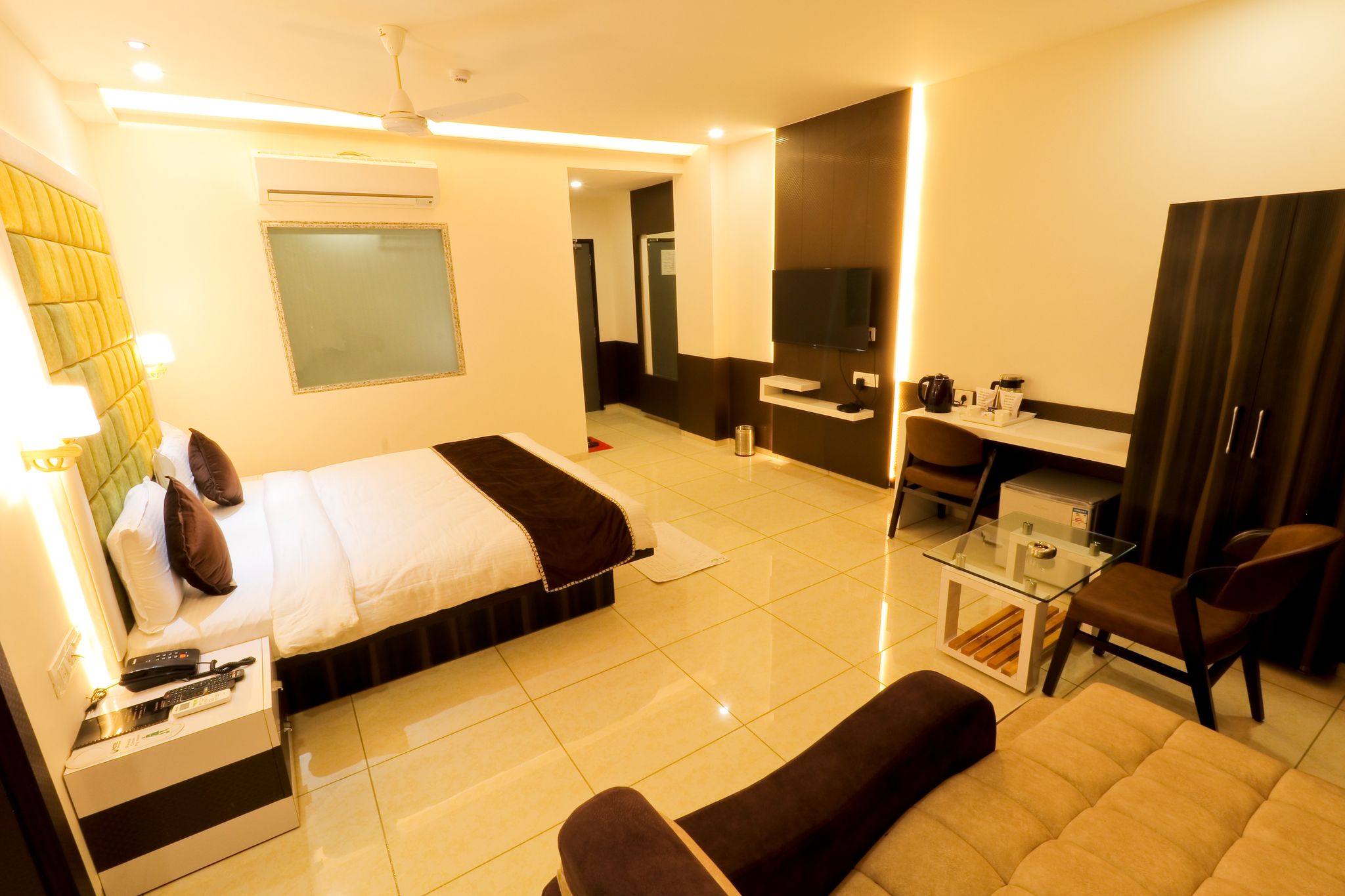 Hotel Grand Darshan Vadodara Deluxe Double Room 2
