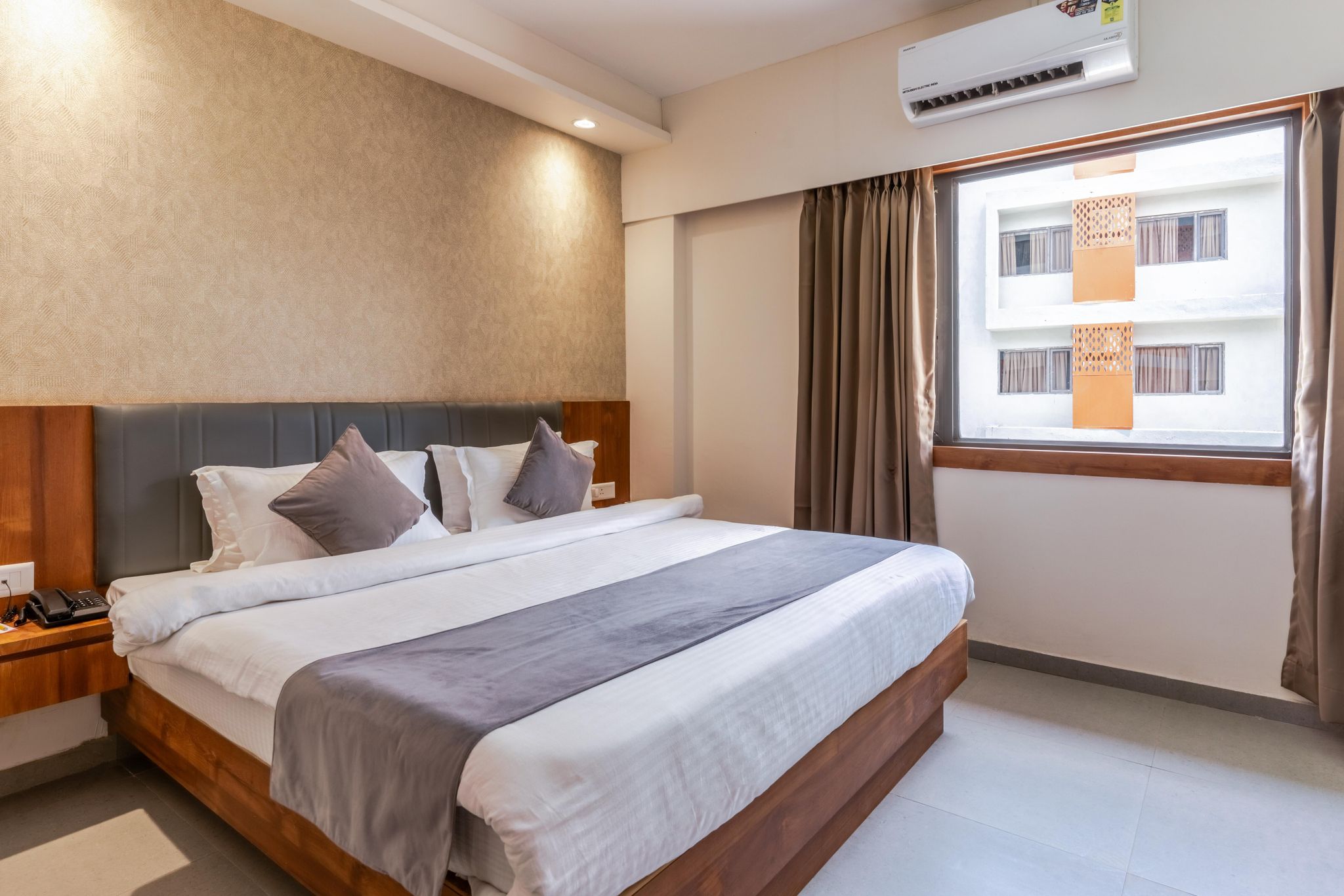 PRIDE ELITE BECHARAJI Superior Twin Room 4