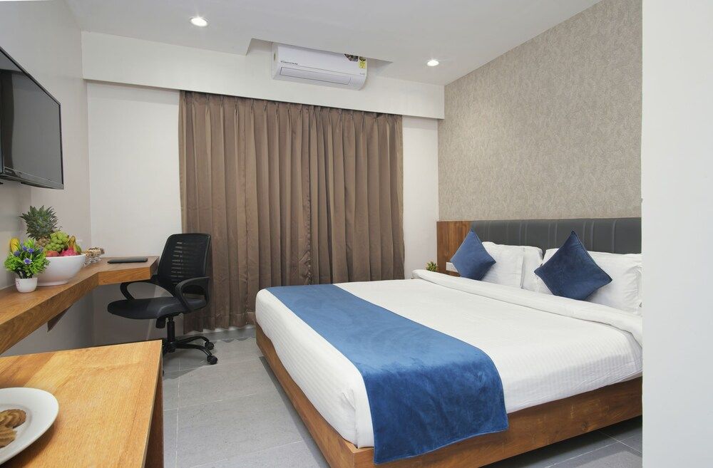 PRIDE ELITE BECHARAJI Deluxe Twin Room 2