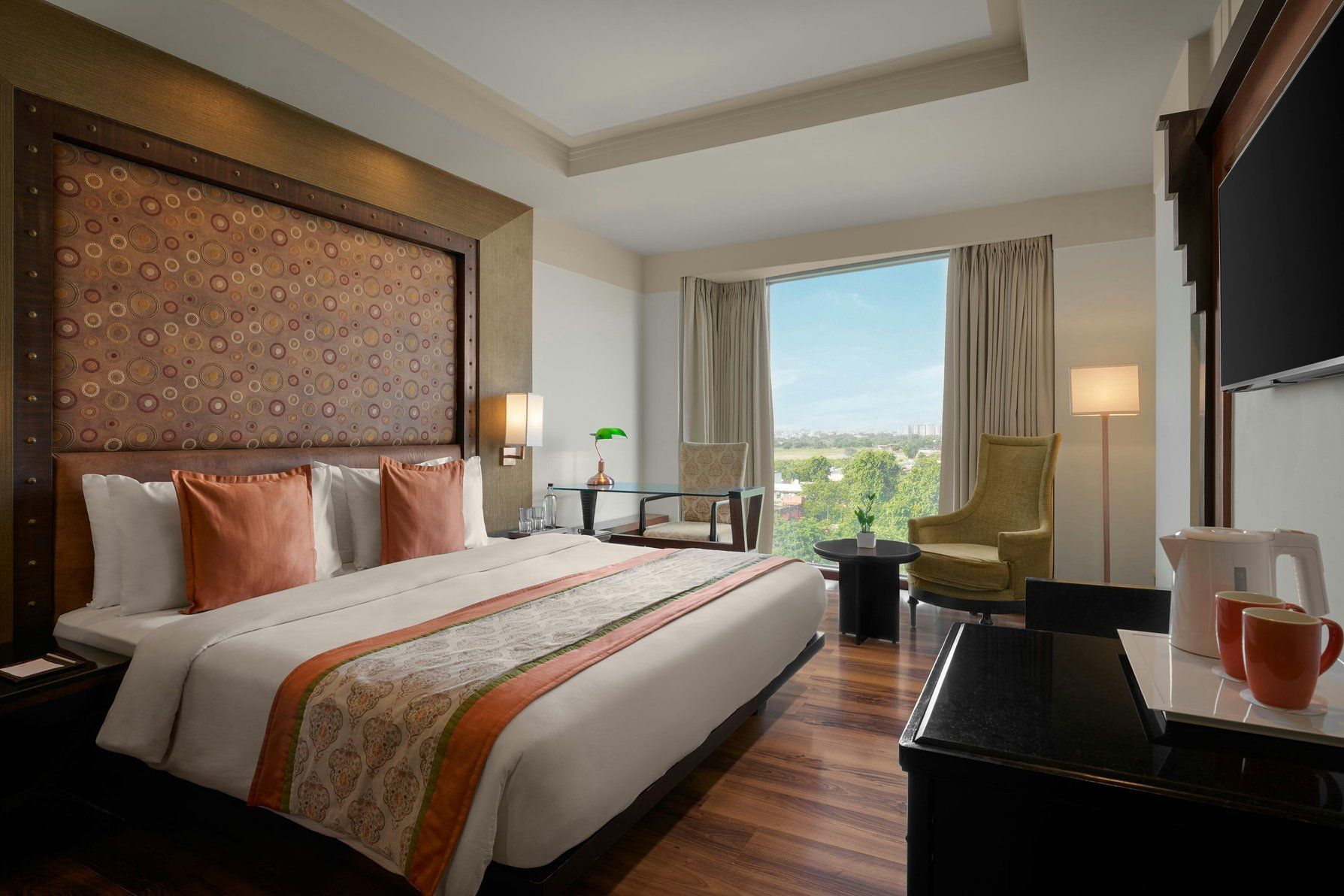 Winter Green, Guest room, 1 King, Limited view