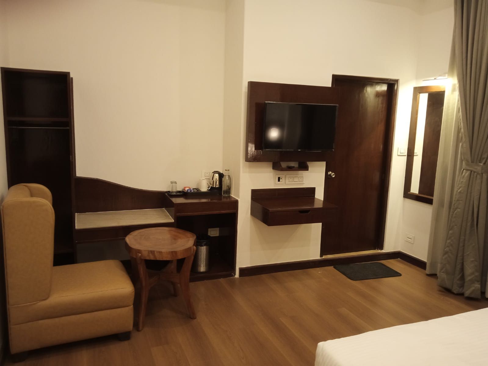 The Biksthang Boutique Hotel (2 Min walking from MG MARG) Premium Deluxe Room 7