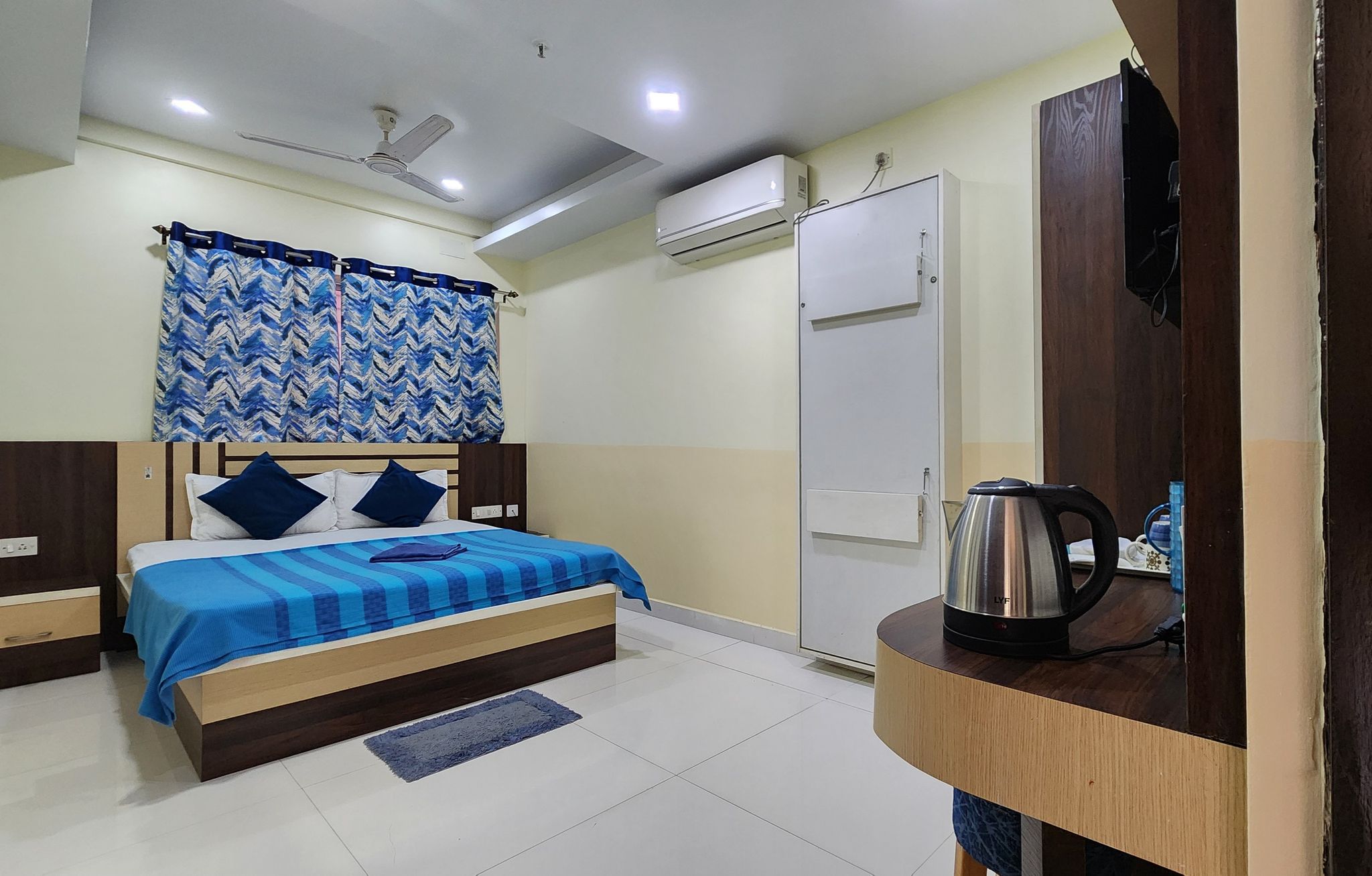 Eennra North Guest House Deluxe Ac Room with Free Wifi 14