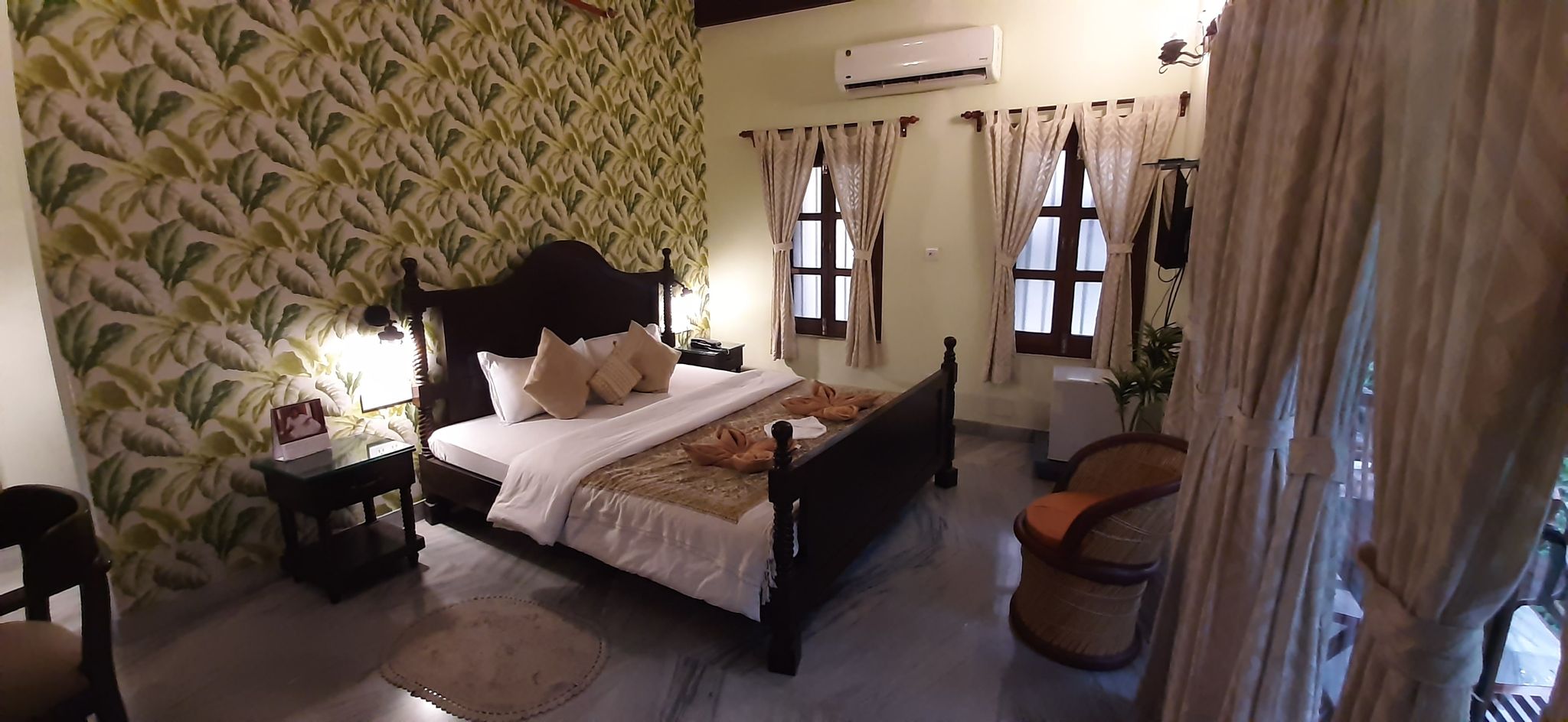 Suite Room with Free Wifi & Workdesk