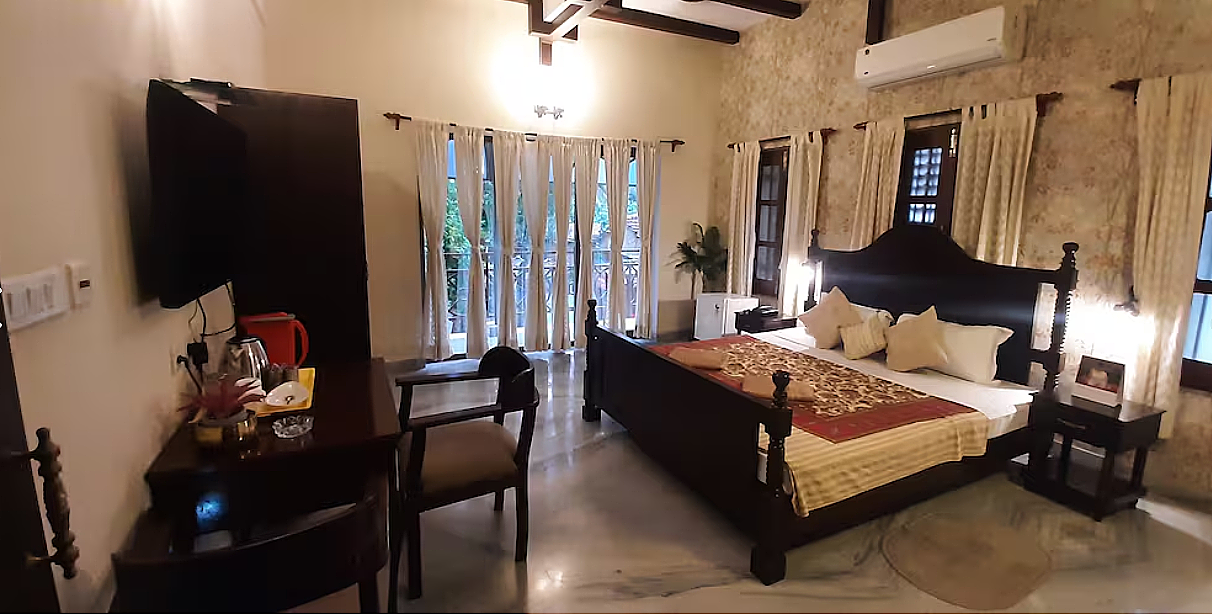 Suite Room with Free Wifi & Workdesk