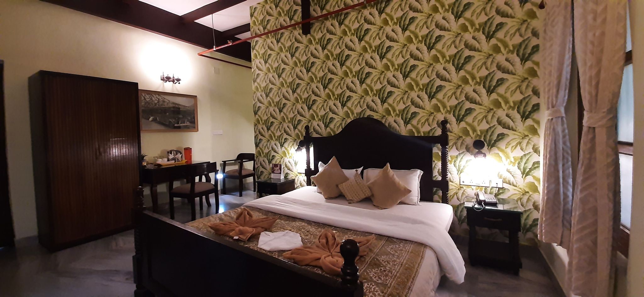 Suite Room with Free Wifi & Workdesk