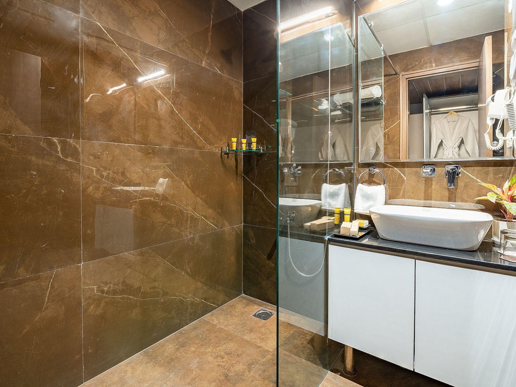 Deluxe Twin With Balcony