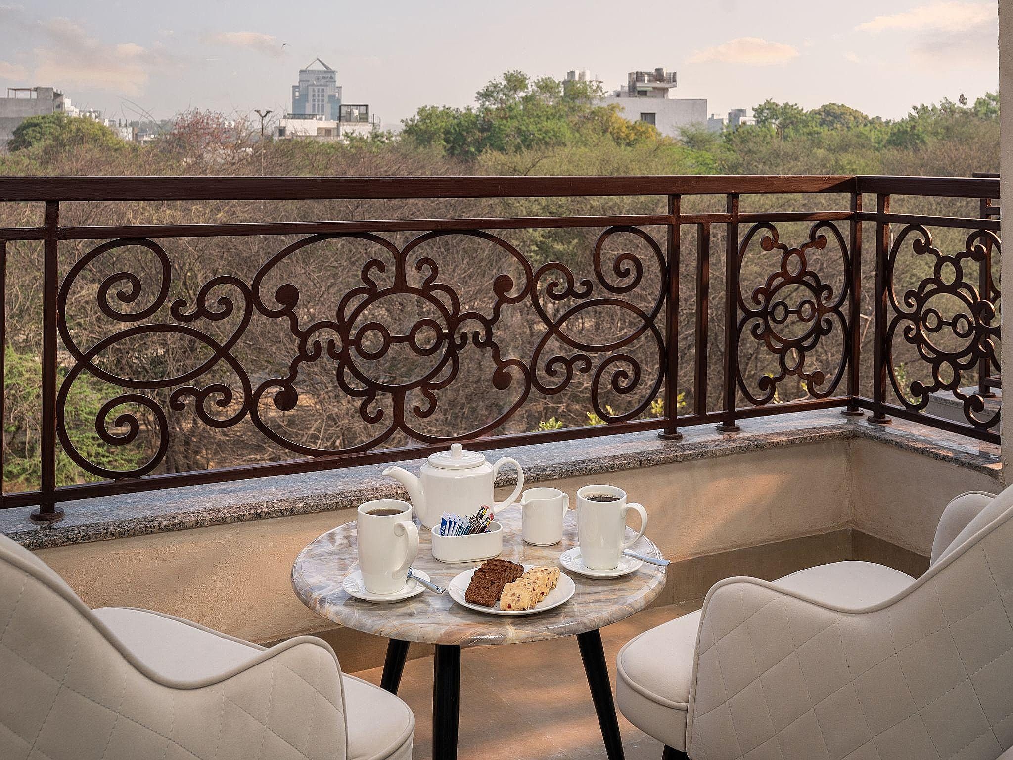 Deluxe Twin With Balcony