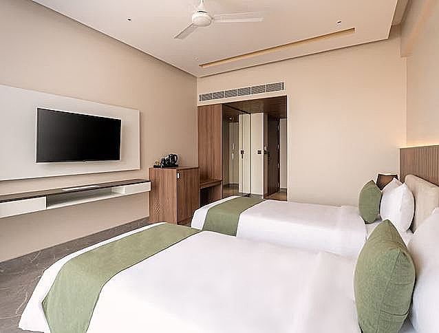 Deluxe Twin With Balcony