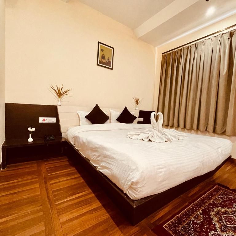 BR Resort & Club Maharaja Suite 3