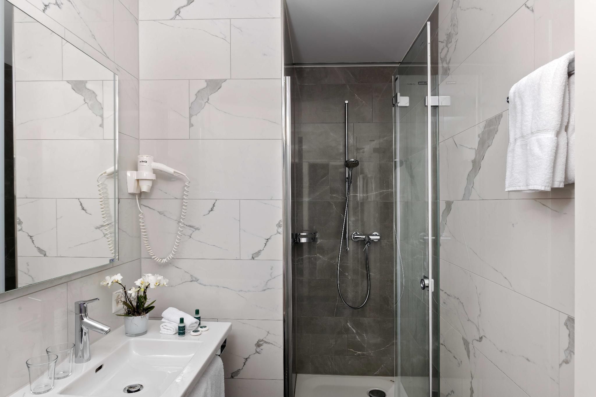 Double Room with Air Conditioning