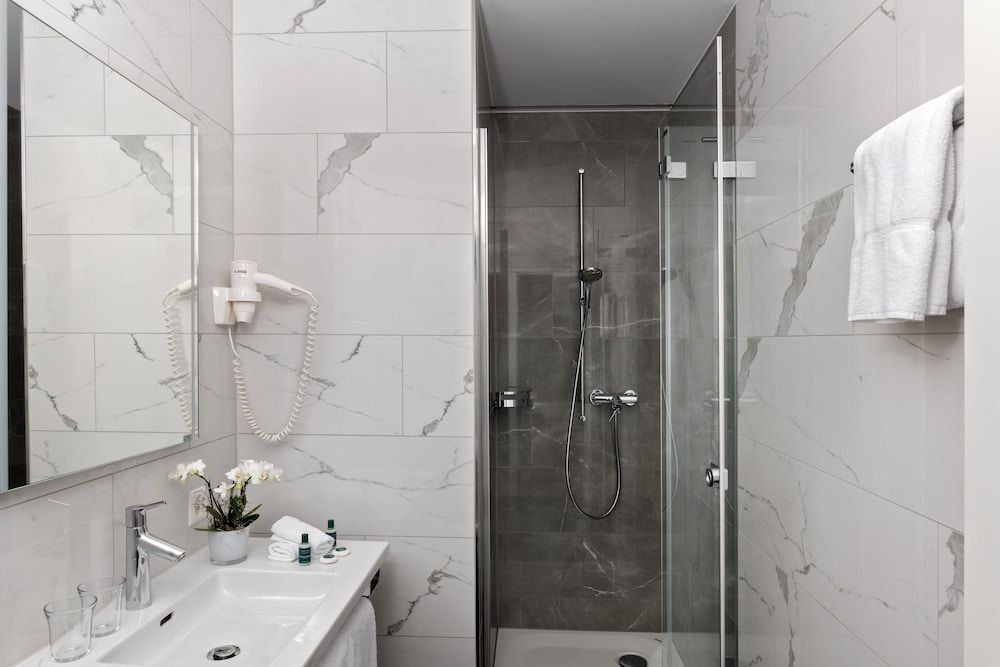 Grand Hotel Europe Standard Double Room, 1 Bedroom 4