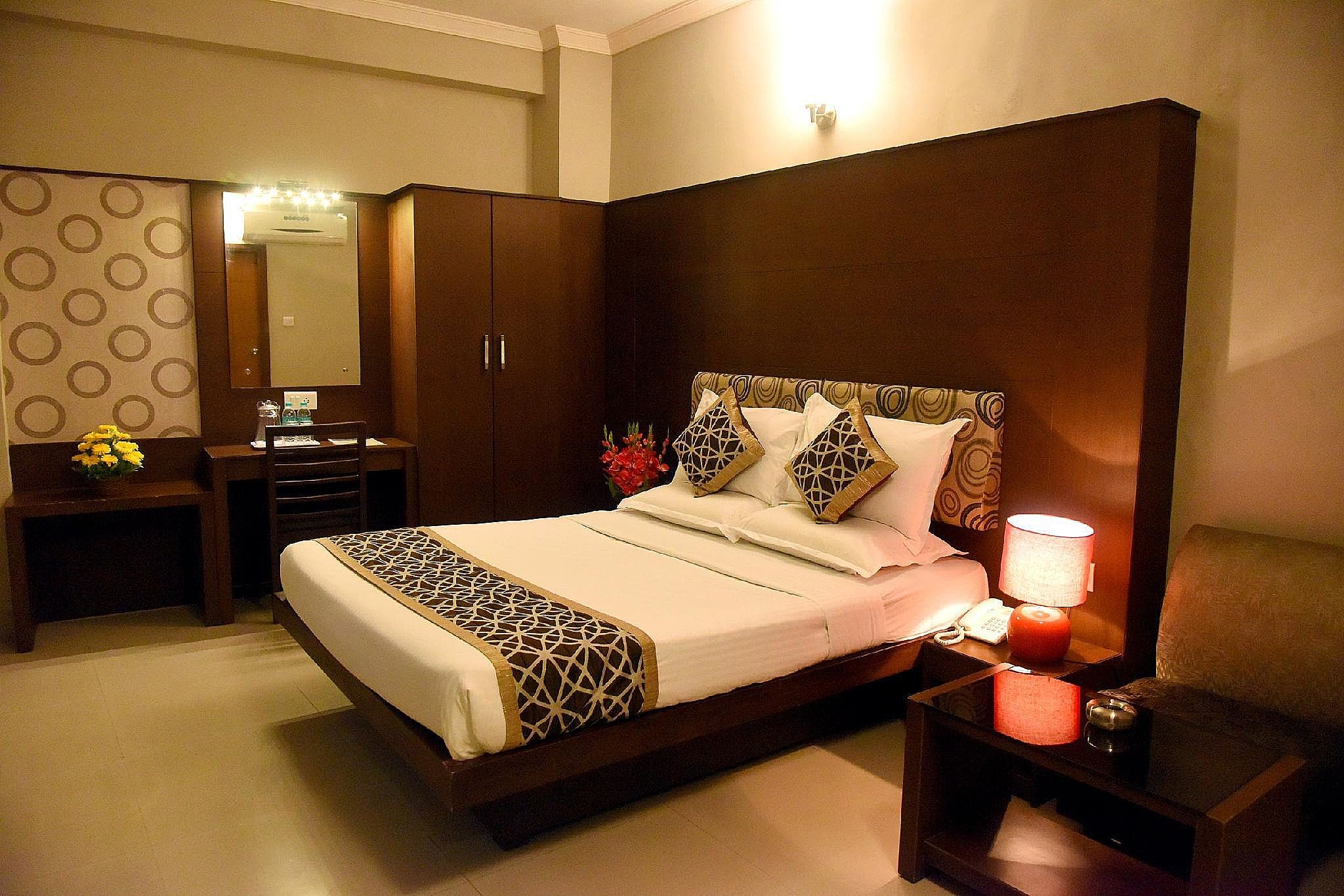 Hotel Greens Gate Chennai Deluxe Room 2