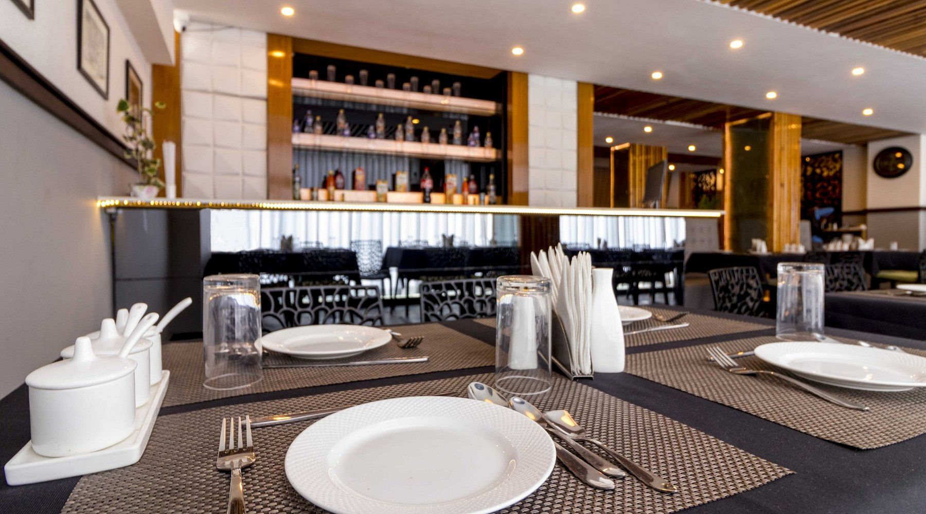 Food & Dining