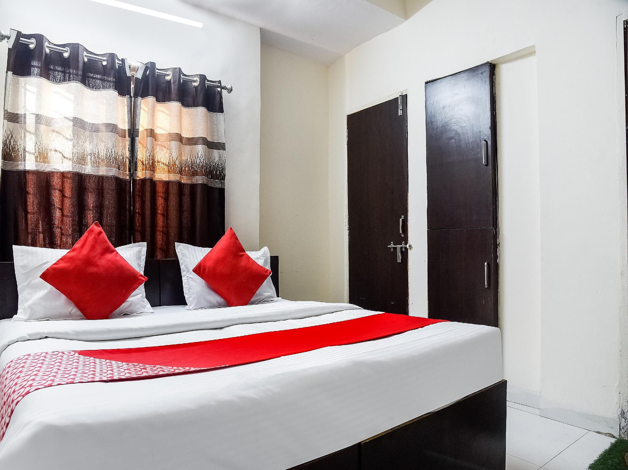 Hotel O by OYO Radhika Palace Classic 4