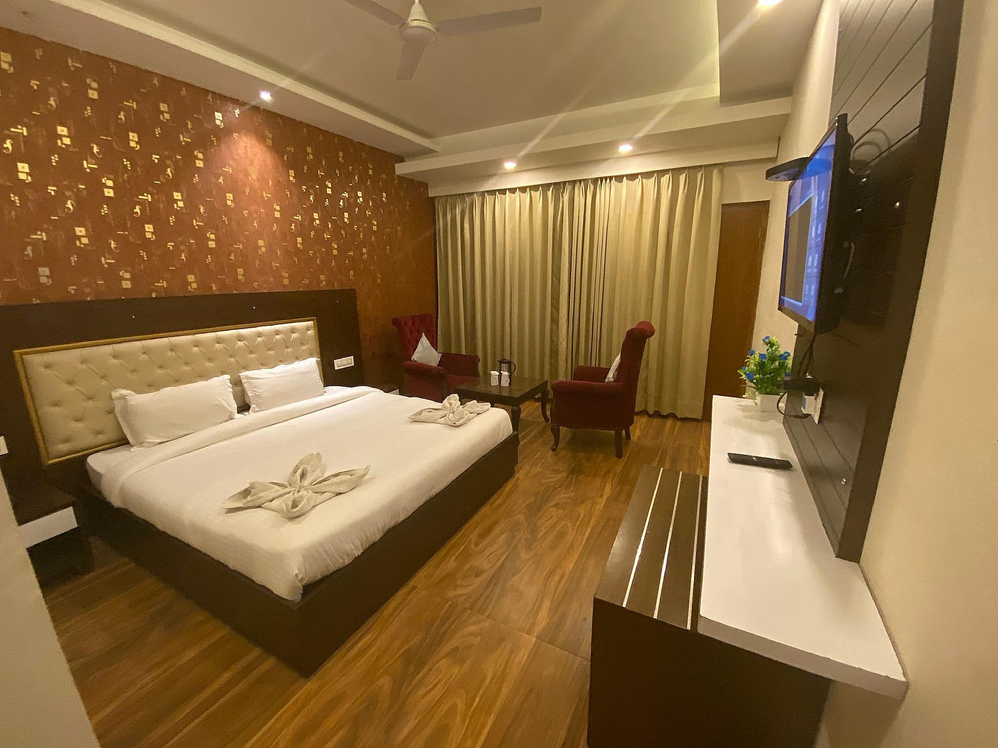 Superior Deluxe Room with Balcony