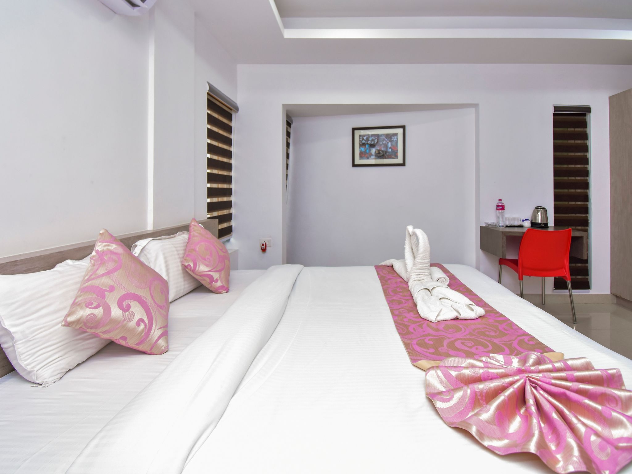 DELUXE AC DOUBLE ROOM