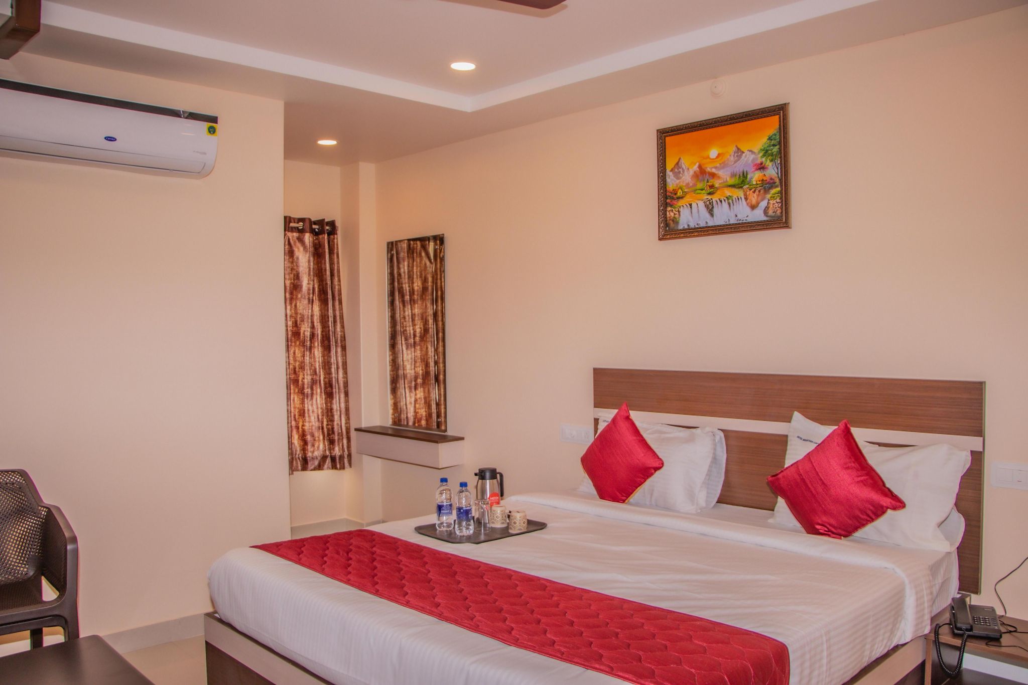 Deluxe Twin with Mountain View