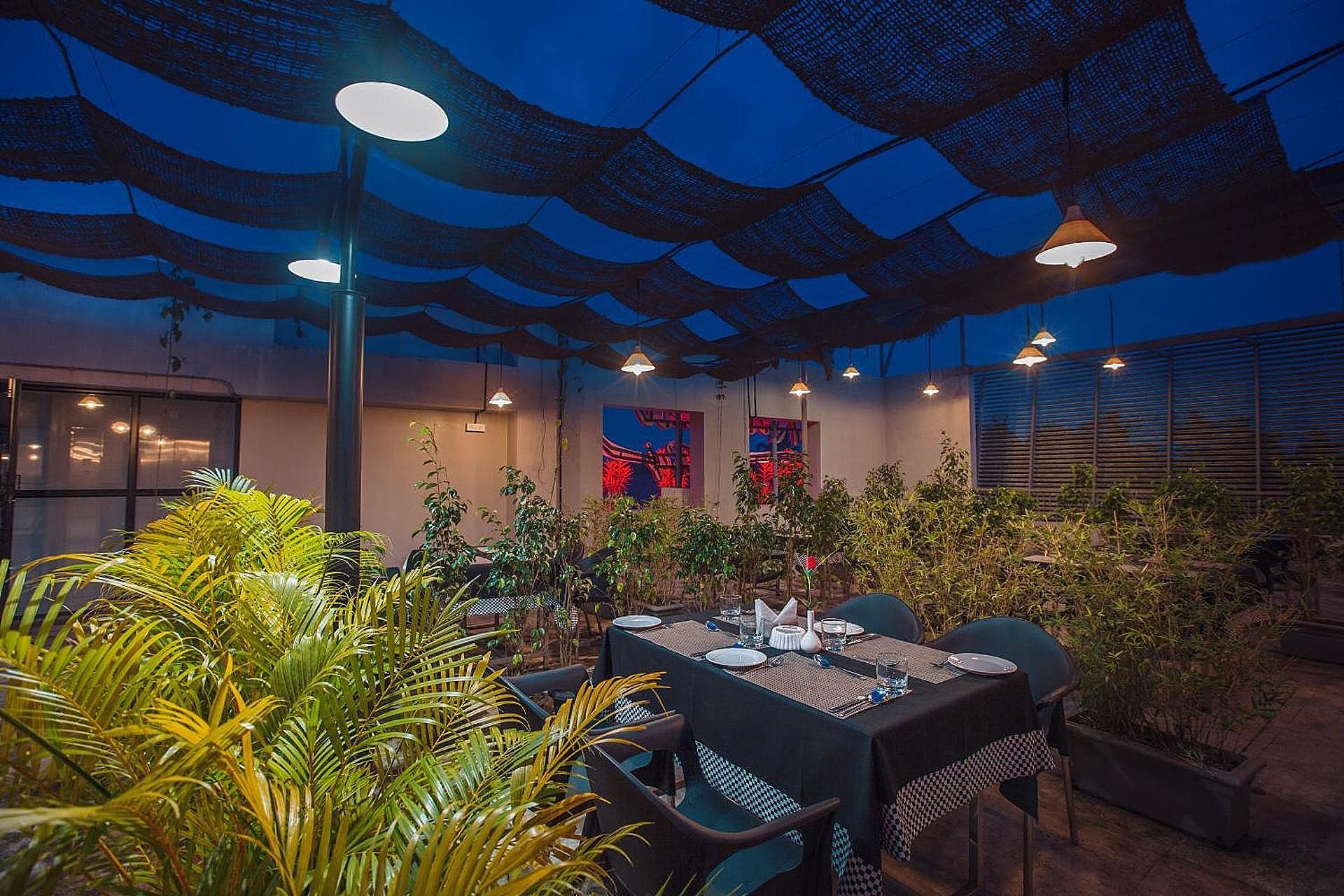 Food & Dining