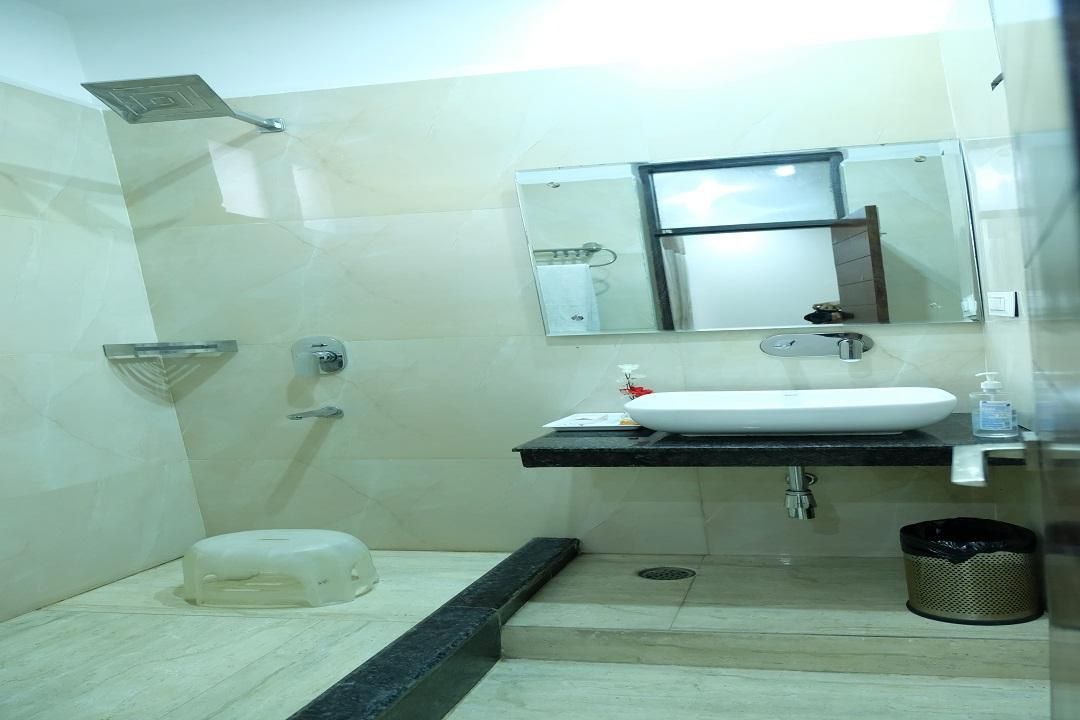 Black Mango Resort Deluxe Room 4