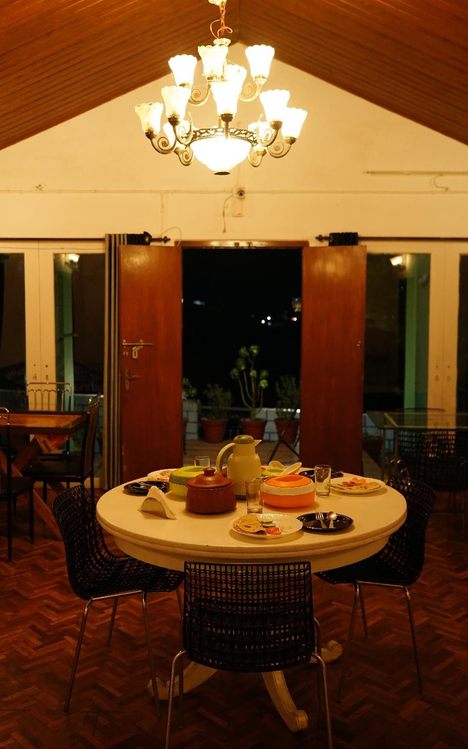 GREEN CASA OOTY(FAMILIES ONLY) buffet