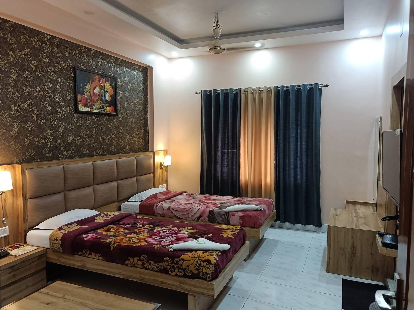 HOTEL SUDAKSHINA Deluxe NON AC 3