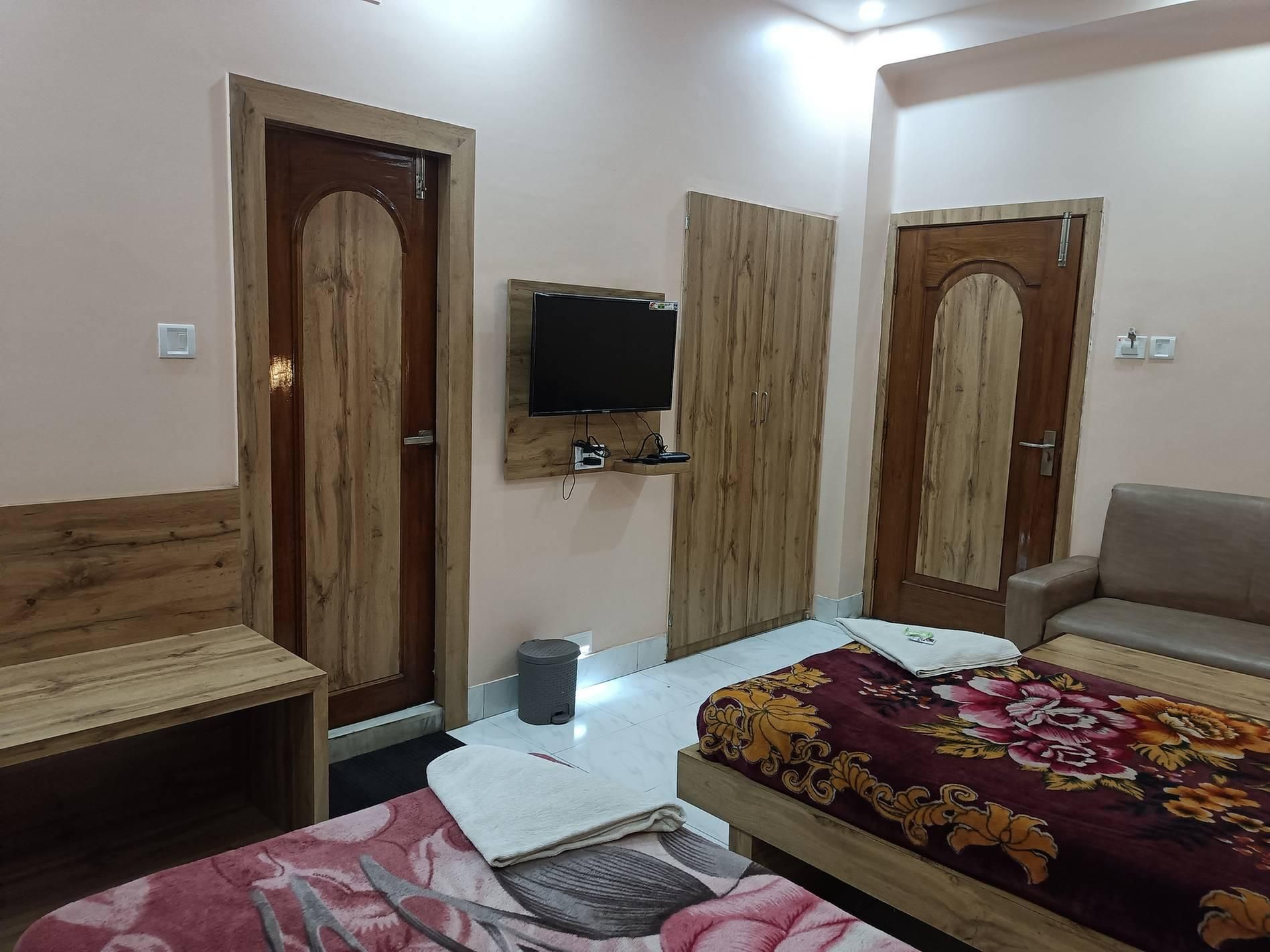 HOTEL SUDAKSHINA Deluxe NON AC 5