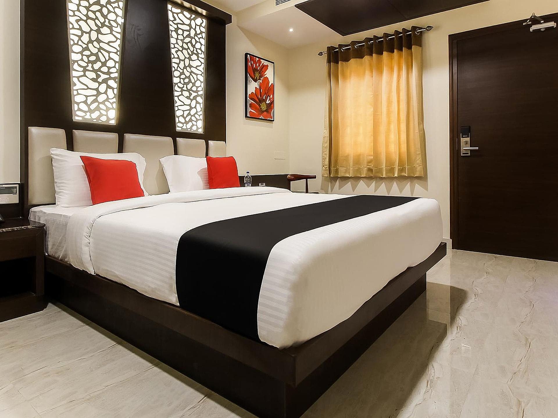 Hotel STM Palace Deluxe Double Room 9