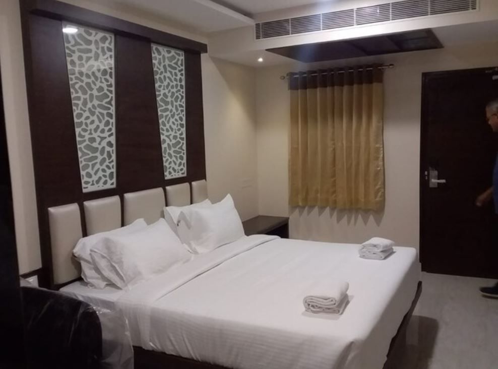 Hotel STM Palace Deluxe Double Room 4