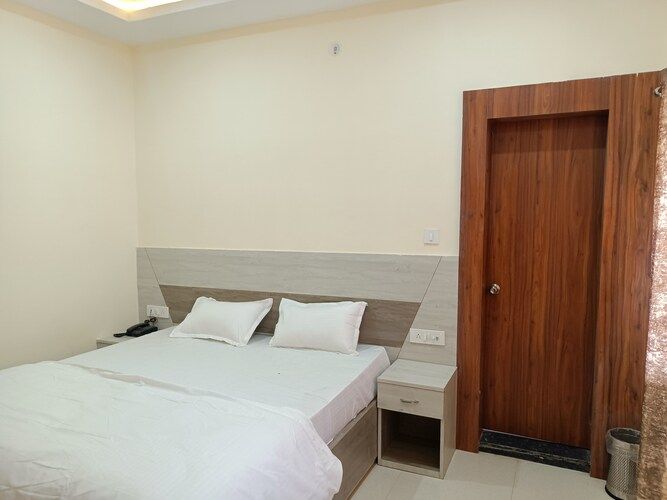 Hotel Rajwada Palace DELUXE ROOM 5