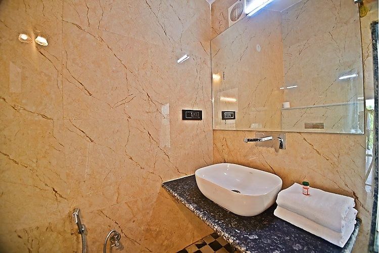 Mewar Palace Resort and Spa Deluxe Room with Mountain View 6