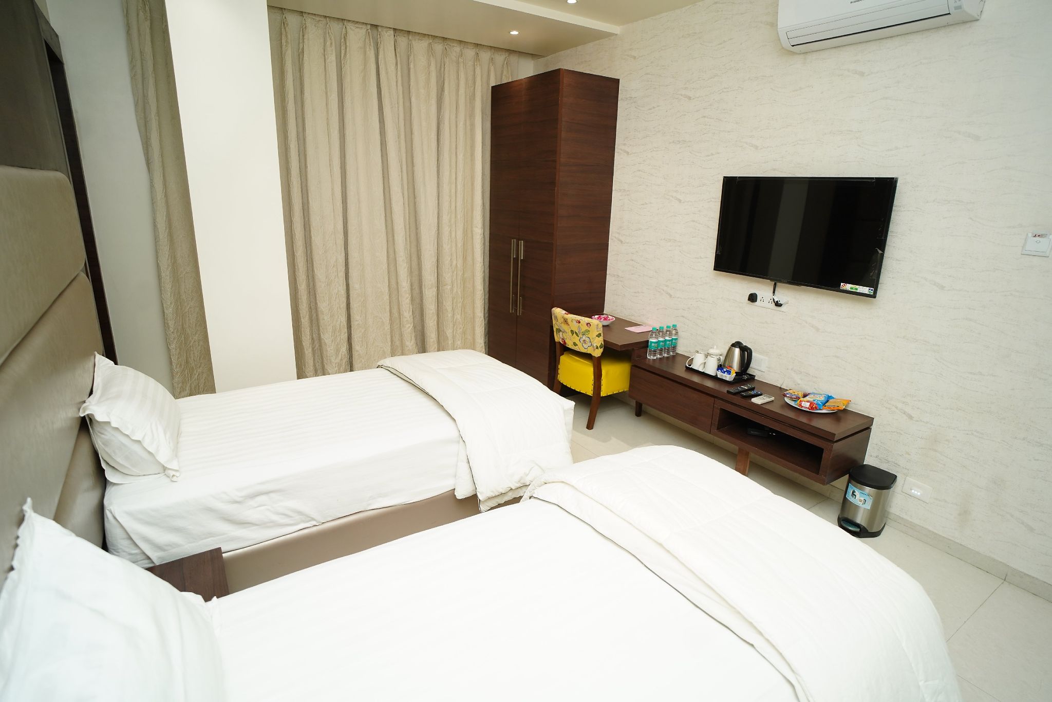 Orange Tree Hotels Standard Room 4