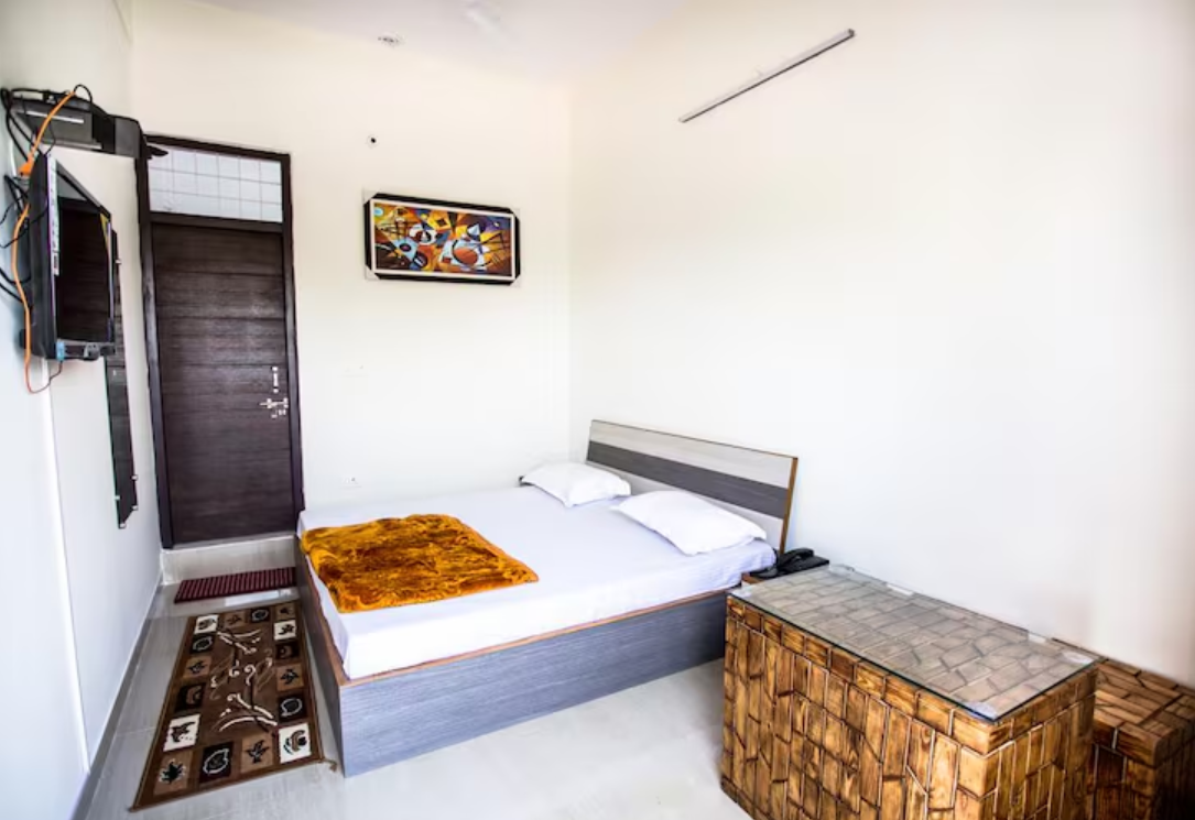 Hotel Shiv Kripa Budget Double Room 2