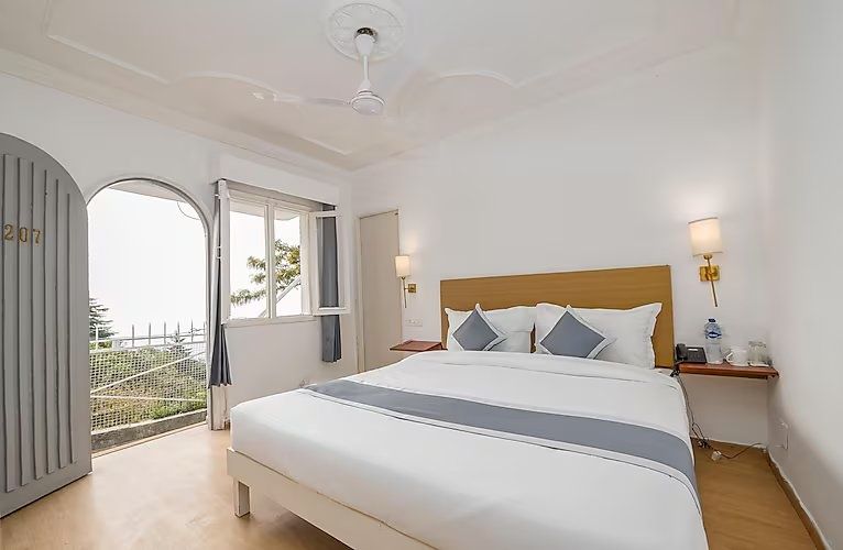 Deluxe Room with mountain View