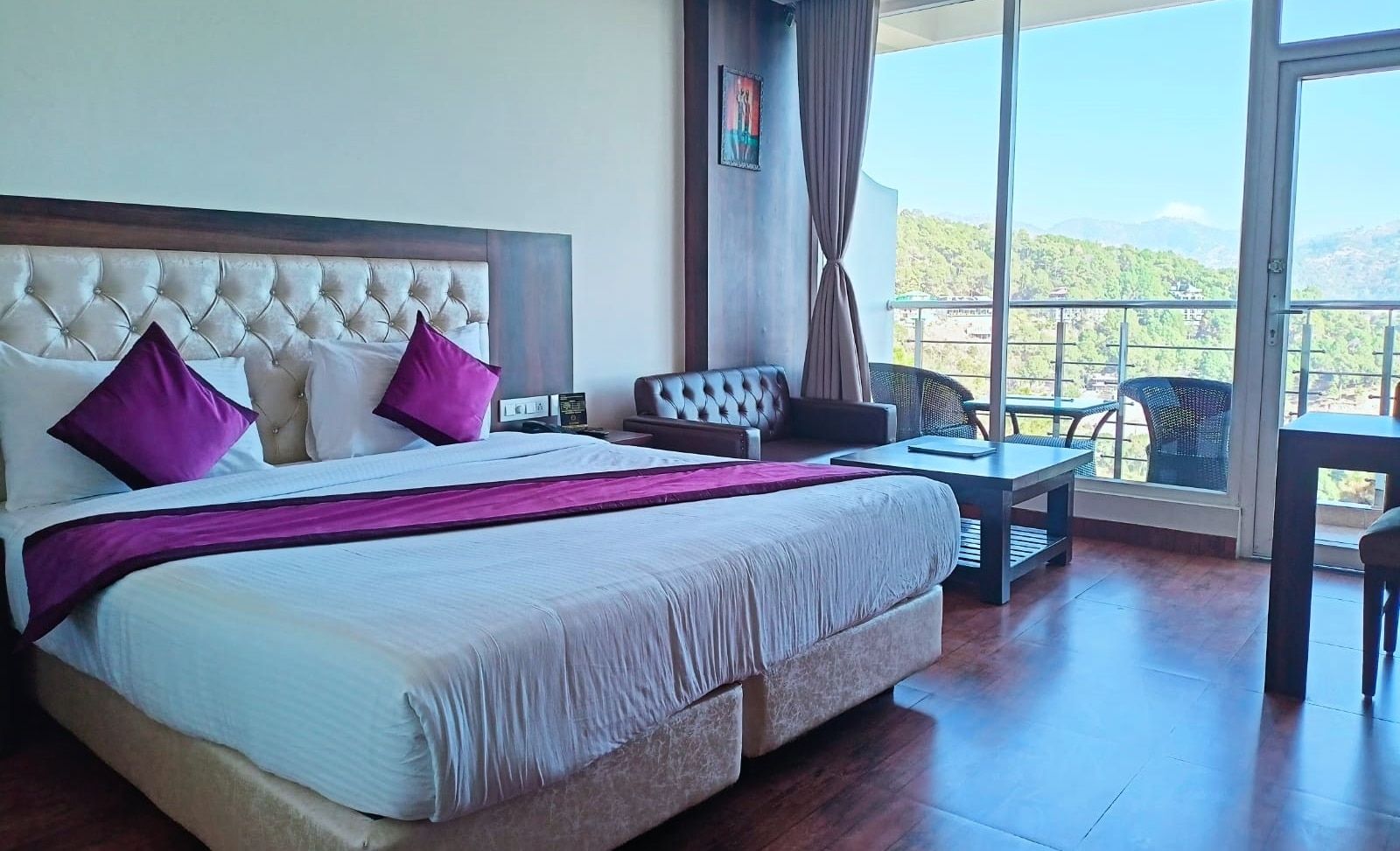 Kasauli Windsor Resorts Super Deluxe AC Room With Balcony Valley View 10
