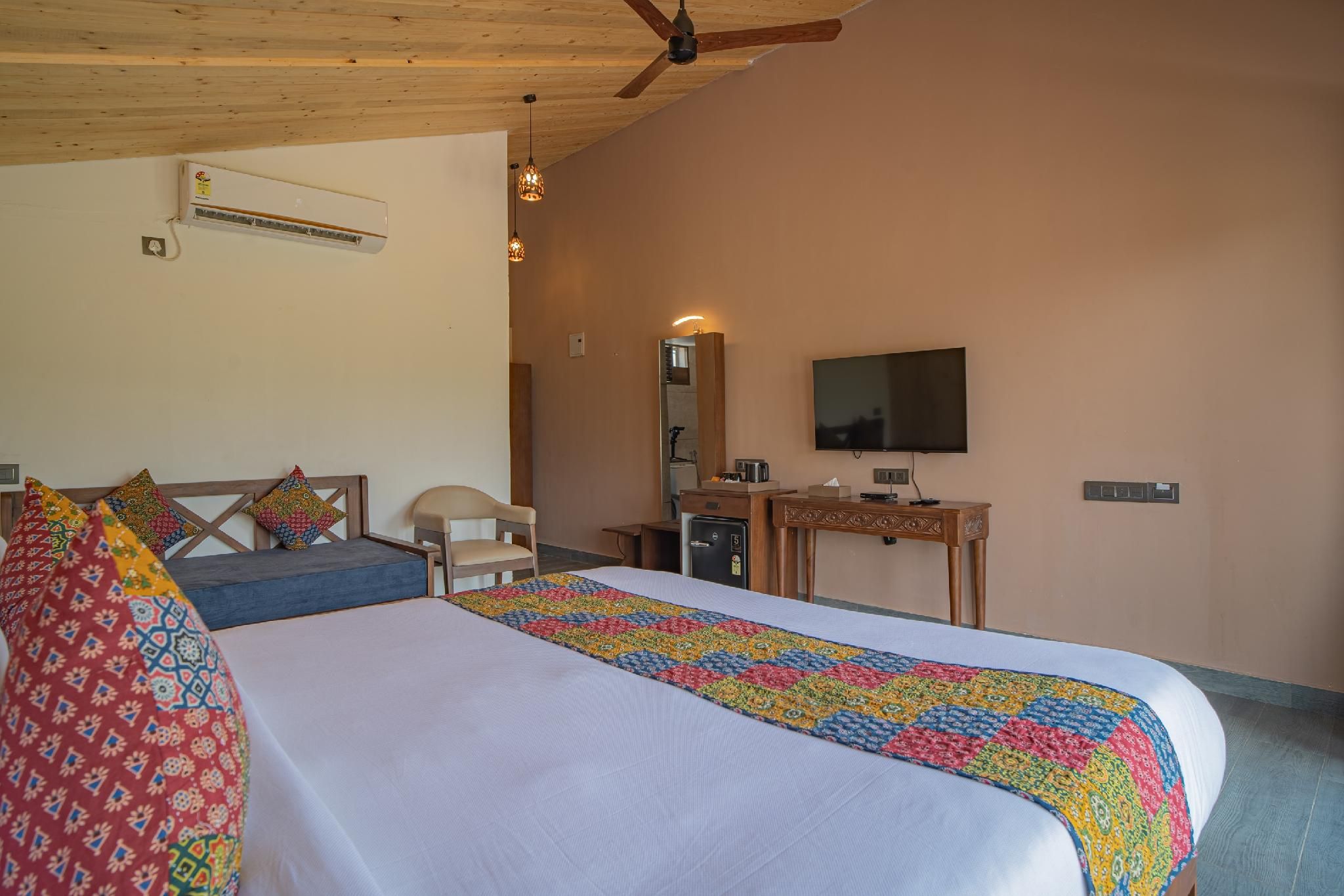 Soil to Soul Resort Statue Of Unity Deluxe Cottages (Sand Rooms) 2