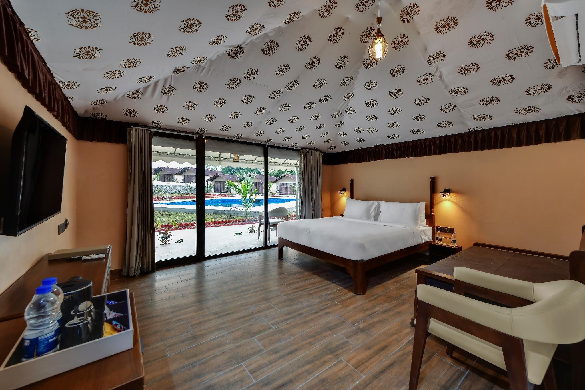 Soil to Soul Resort Statue Of Unity Plunge Pool Cottages(Jasper Rooms) 3