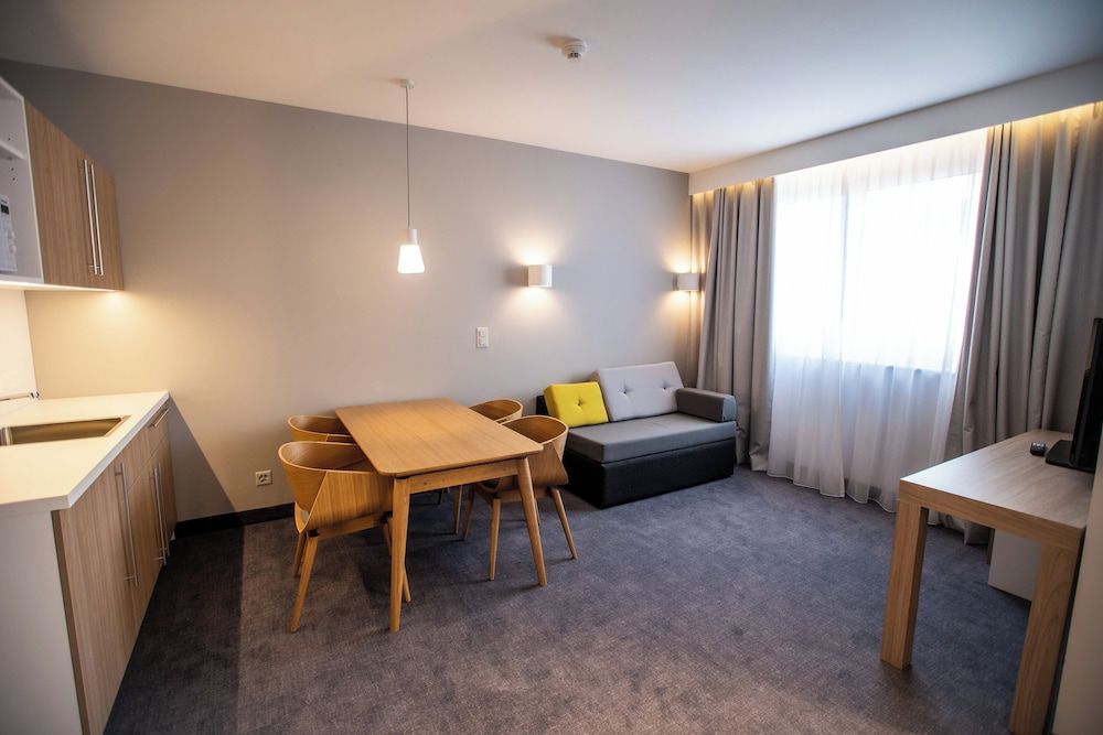 Suite, 1 Queen Bed with Sofa bed (Free Breakfast)