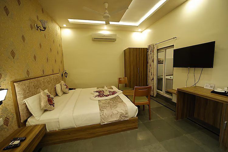 Deluxe Room with Jacuzzi