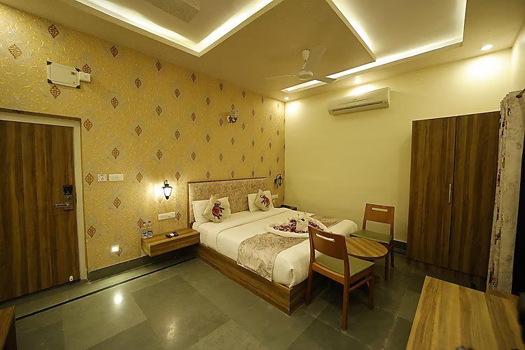 Deluxe Room with Jacuzzi