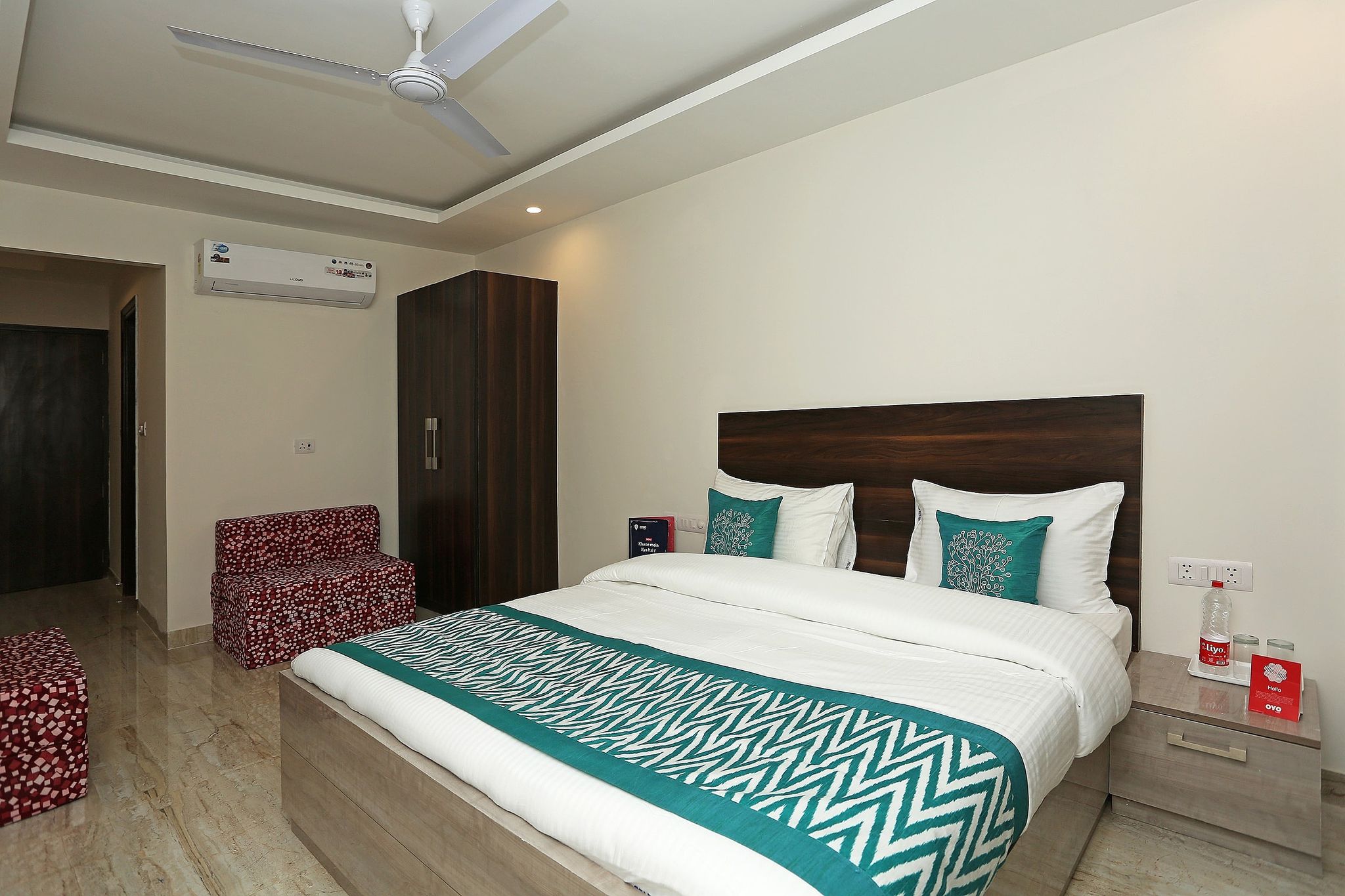 OYO 11340 Hotel Lakshmi Palace Classic 9