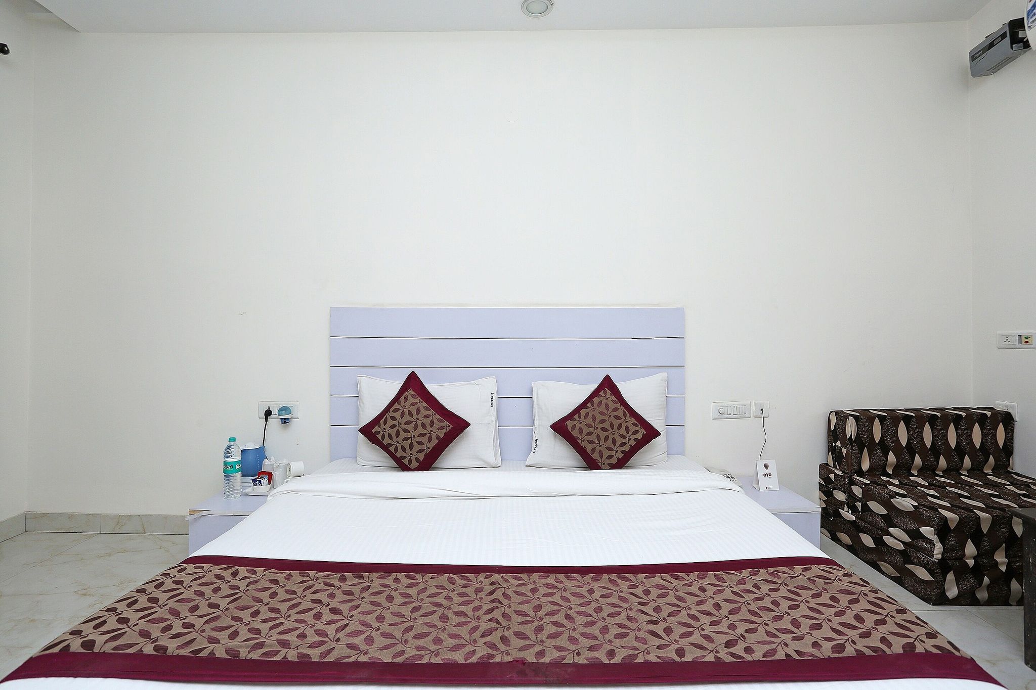 OYO 11340 Hotel Lakshmi Palace Classic 12