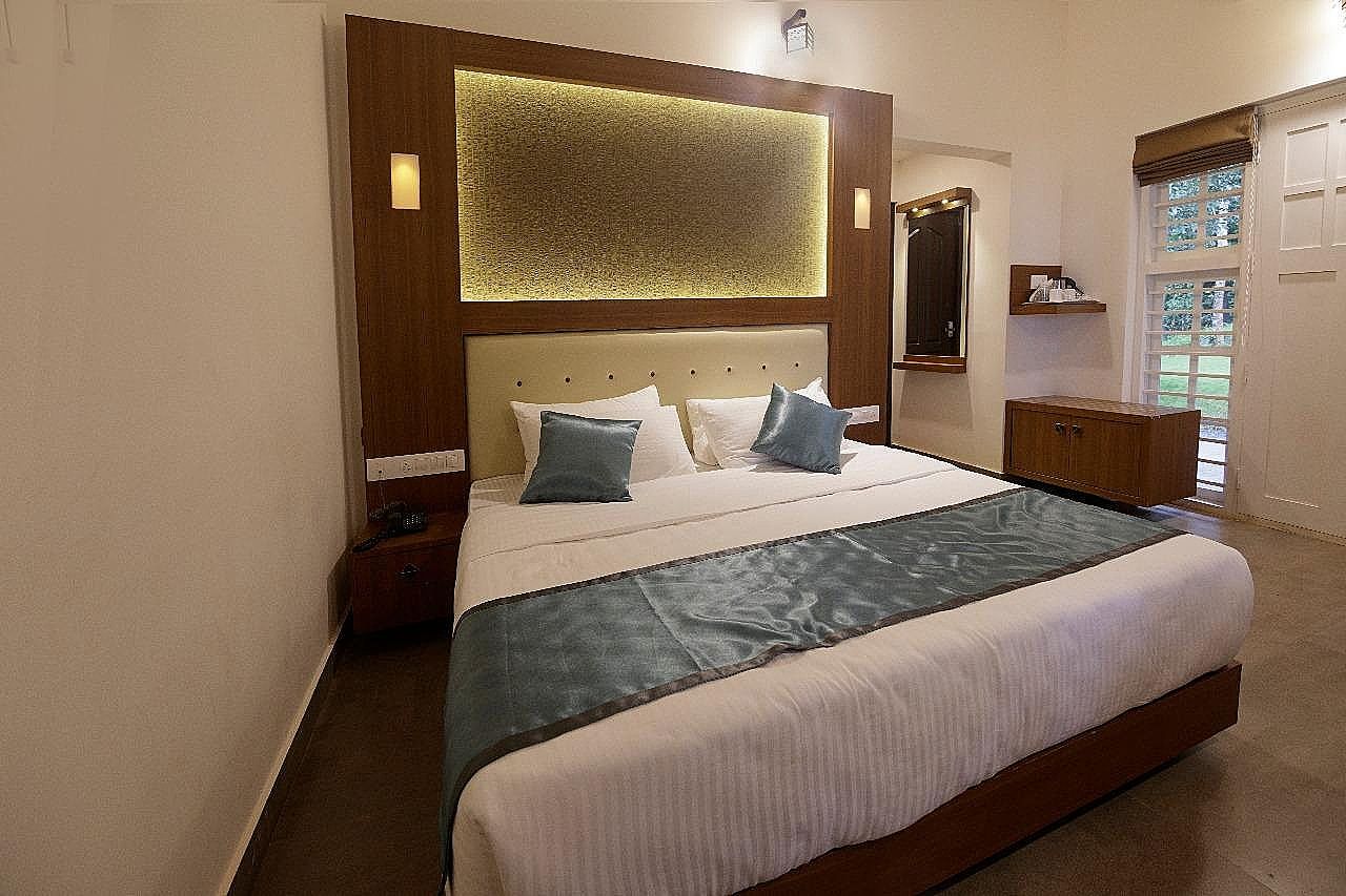 LANDS END RESORT Standard Bungalow