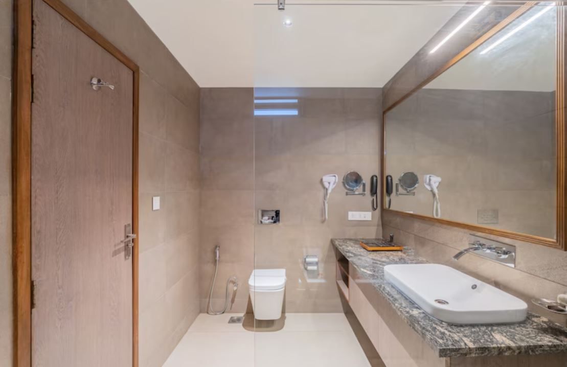 Super Deluxe Room With Bathtub