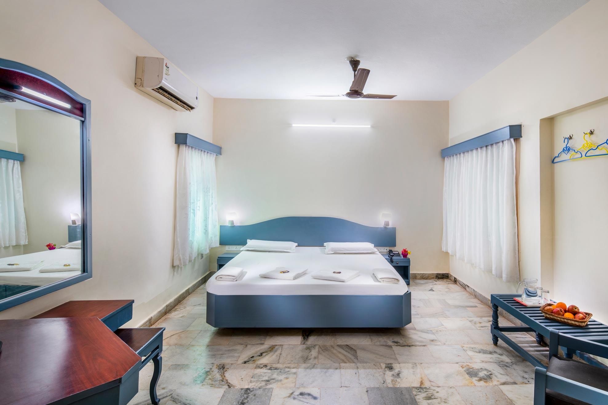 Hotel Sadhabishegam - Vaitheeswarankoil Economy Room with Air Conditioning