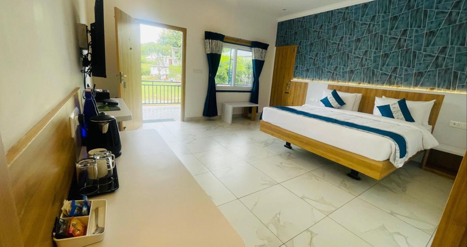 Cottage - King Size & Sofa Bed - Sitout