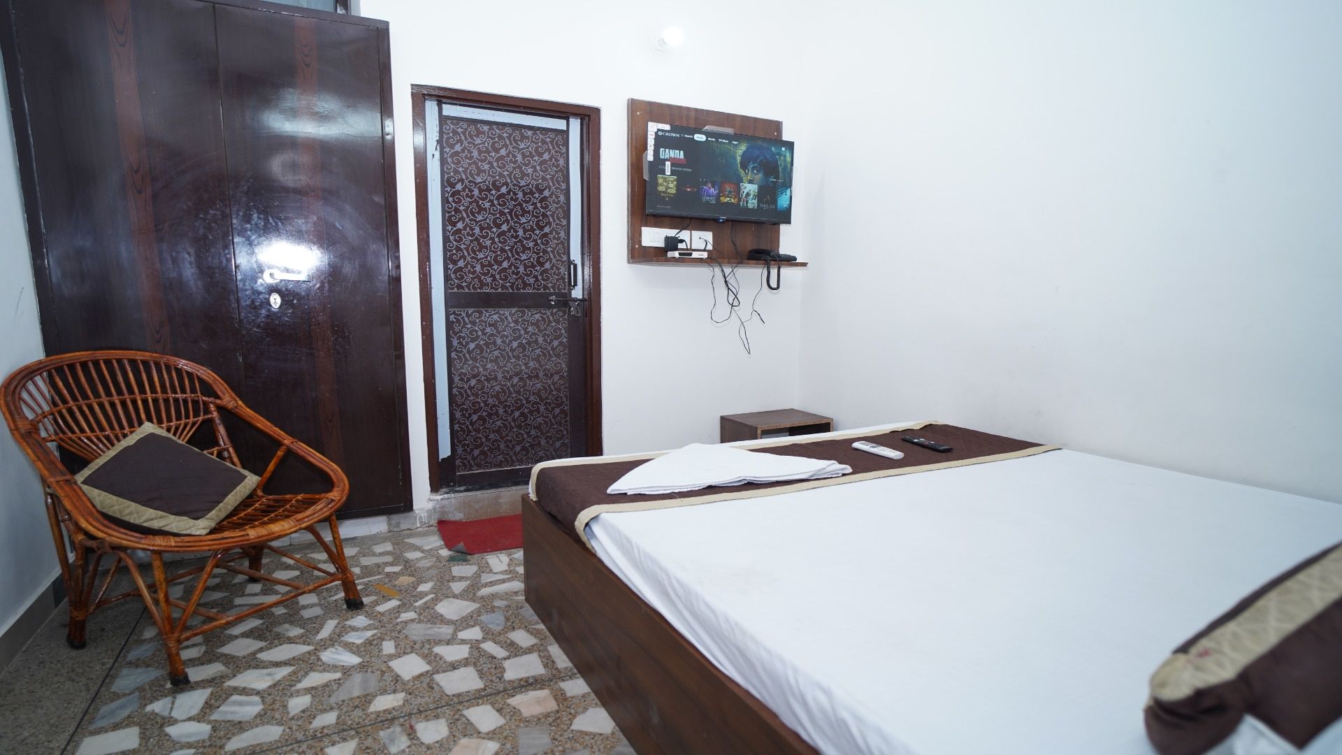 Hotel Apoorv Deluxe Non AC Room 9